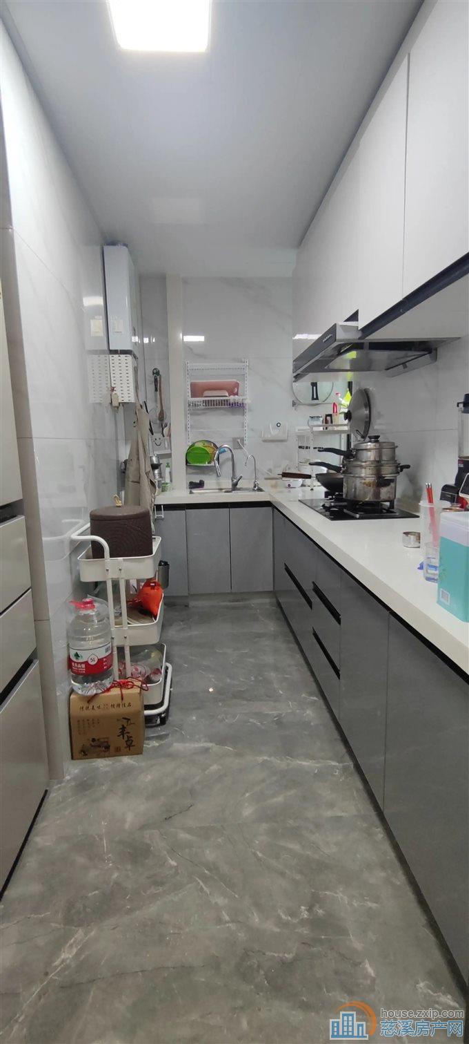 俯院江南南区93平160万带露台