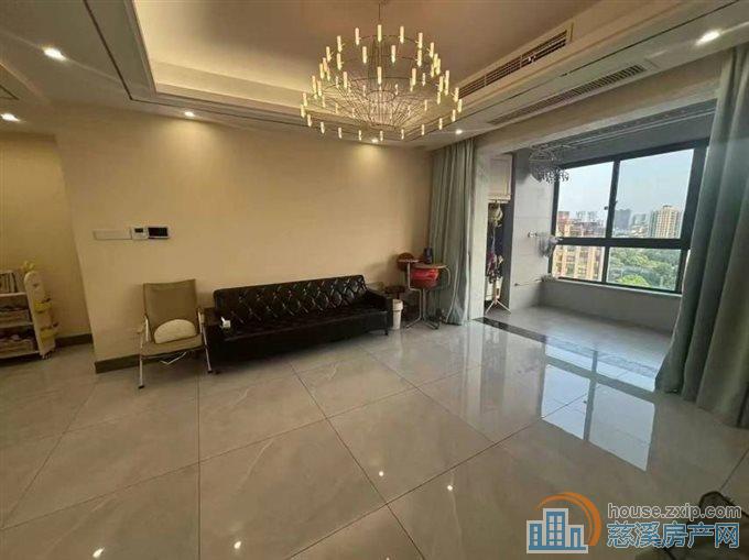 金仕华庭南区122平精装192.8万