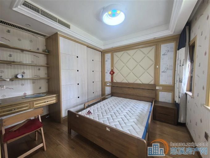 旦山雅筑 精装电梯洋房138平208万