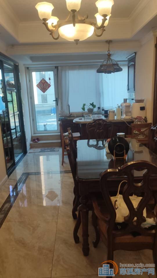 御龙公馆豪装3室2卫8500元直接