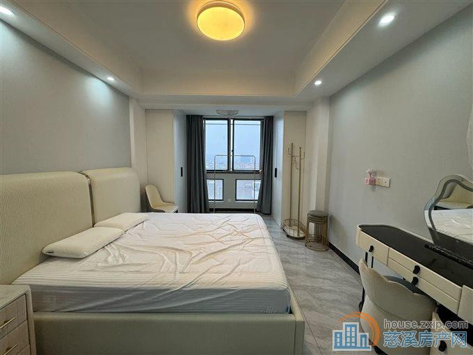 丽晶大厦 精装 拎包入住 边套