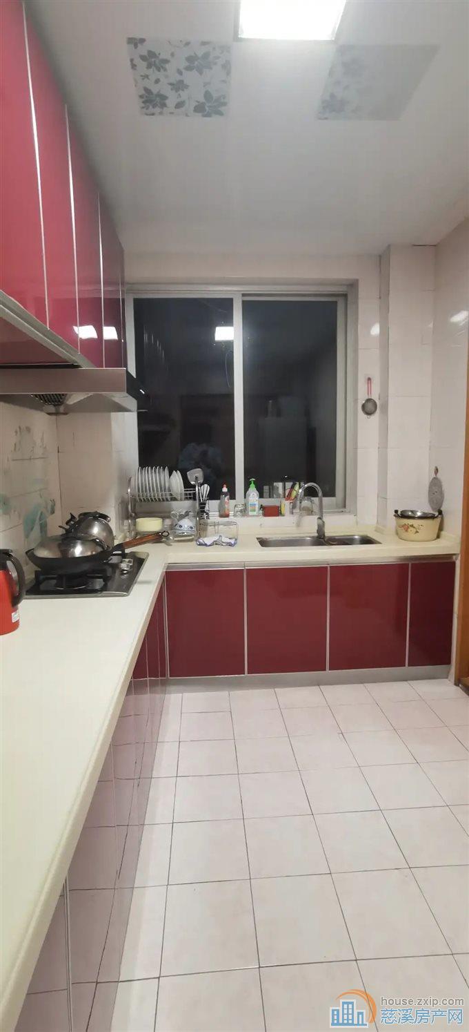 虞波花园141平118万保养好带阁楼