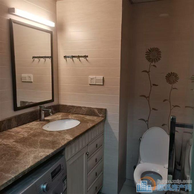 泰悦公寓61平朝南中上层精装可读书