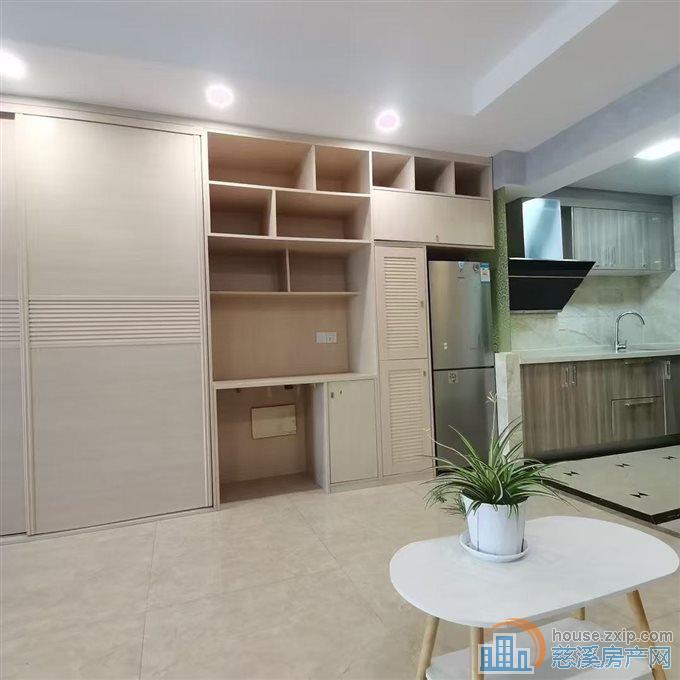 泰悦公寓61平朝南中上层精装可读书