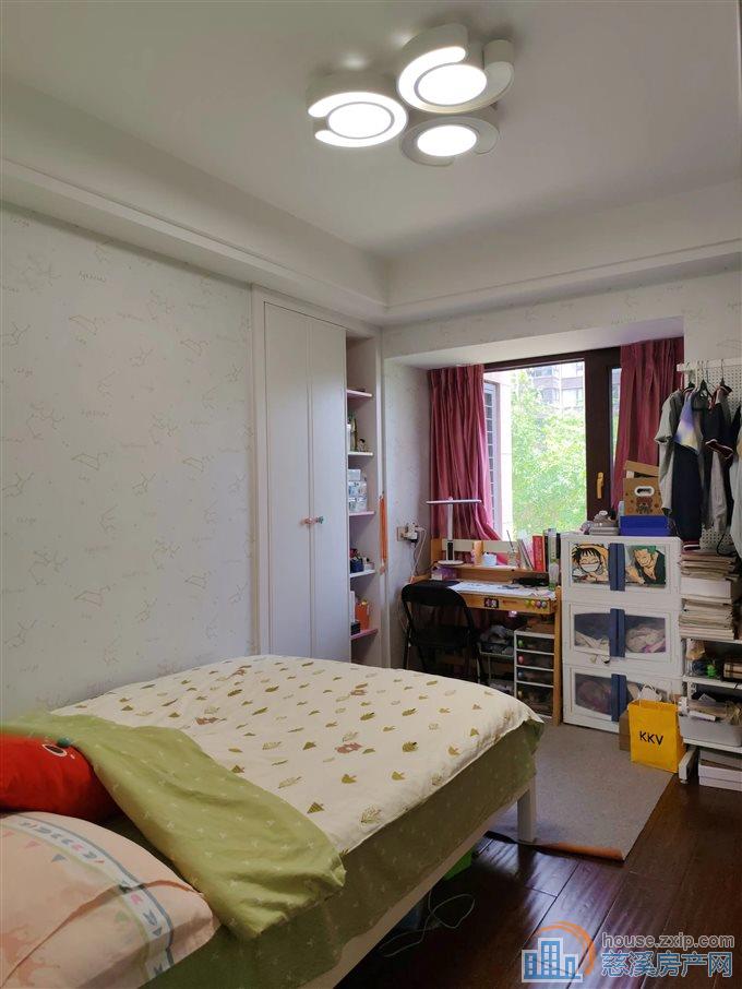 金仕华庭142平215.6万带车位