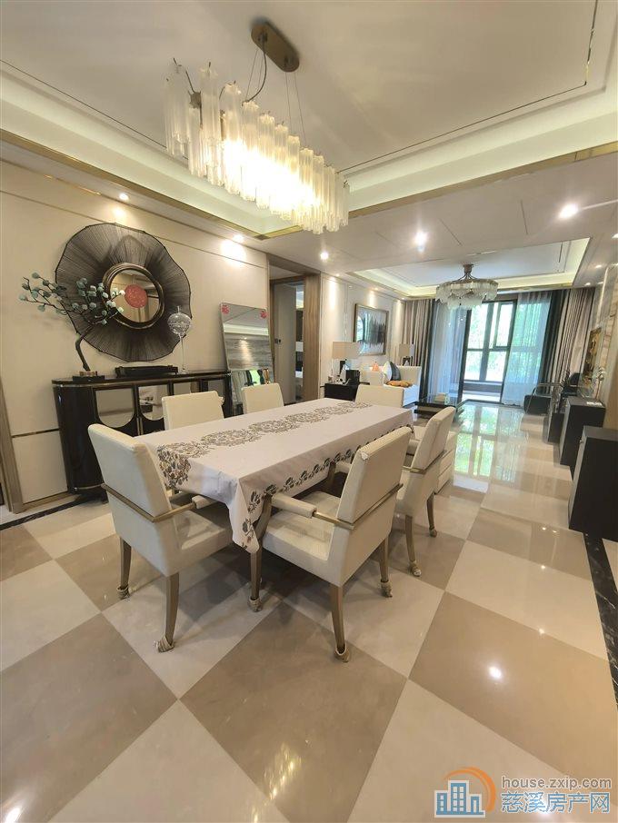 洋房俯院江南127平229万精装带车位