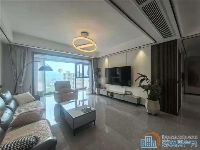 吾悦B区142平4房2厅2卫精装226万