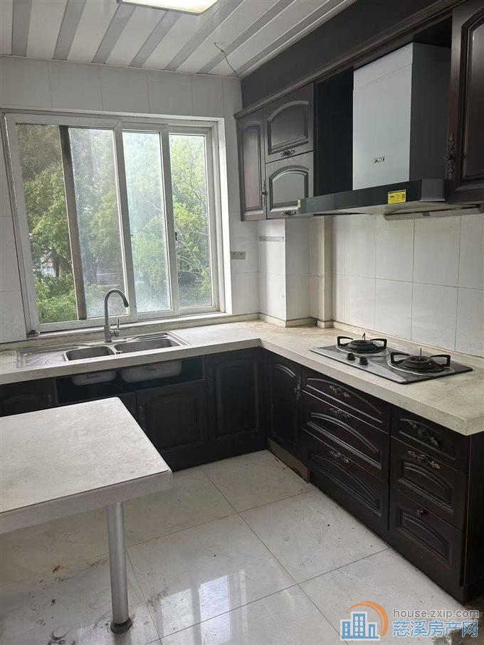 大通花园精装修165平169万朝南车库