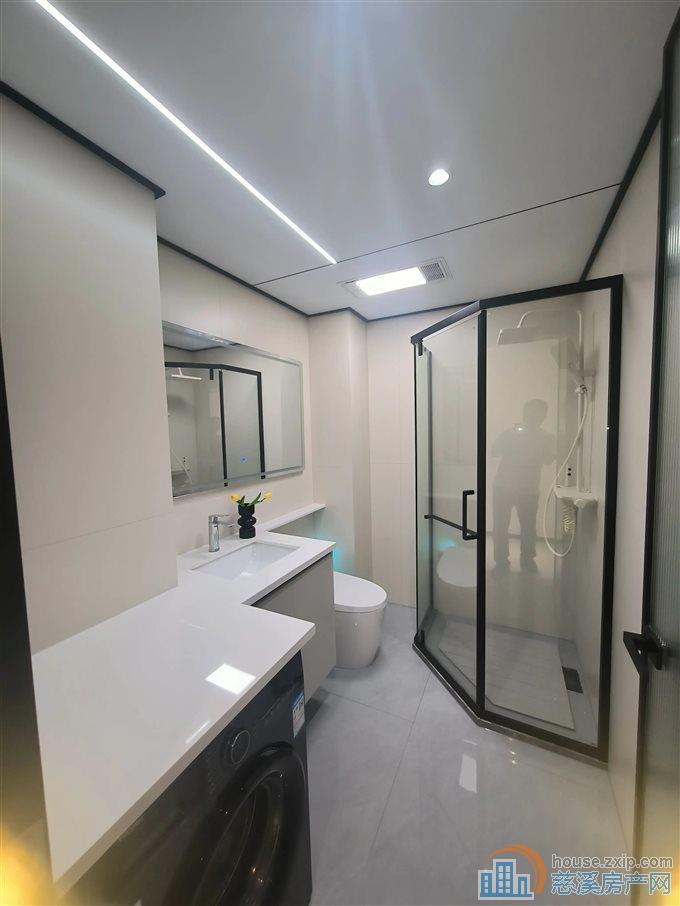 丽晶大厦62平76.8万满两年精装修