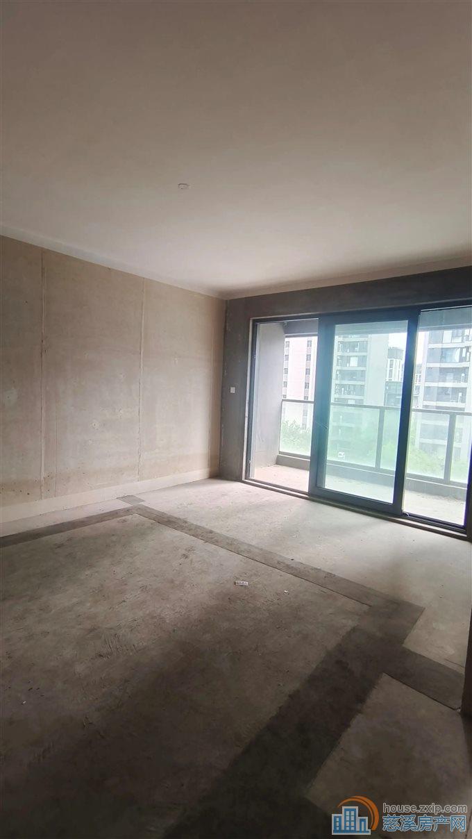 湖樾云著 毛坯129平方198万中庭位置