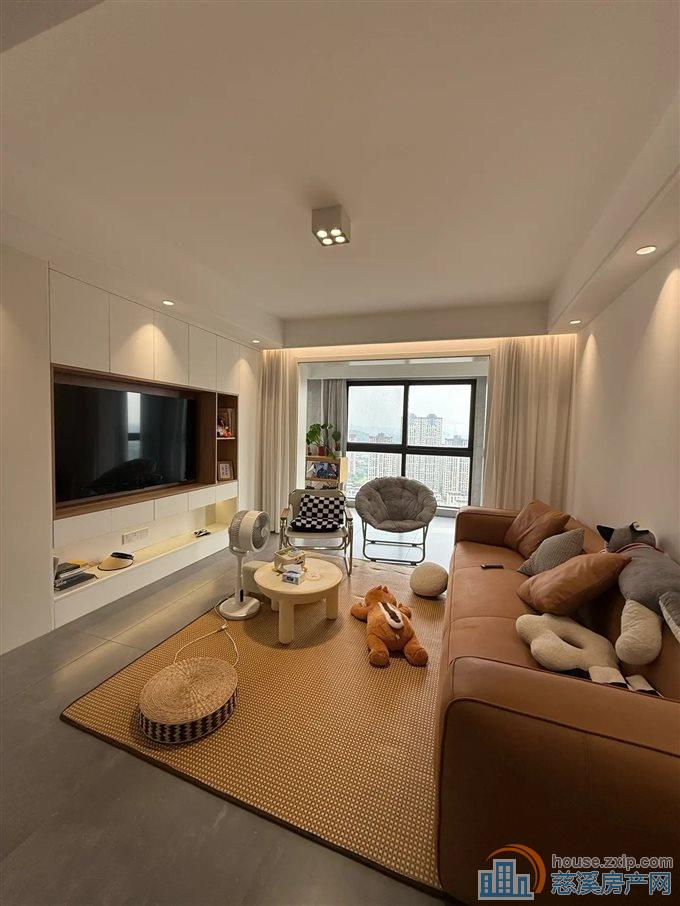 俯院江南 精装126平方165万位佳