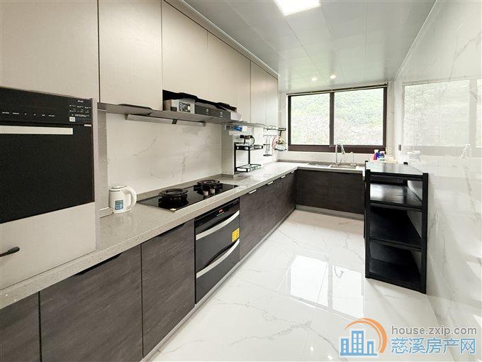 峙山庄园 全屋地暖 双车位 家具家电全送