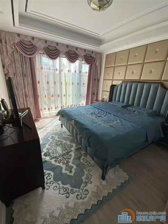 绿城诚园113平低楼层，踩光非常好