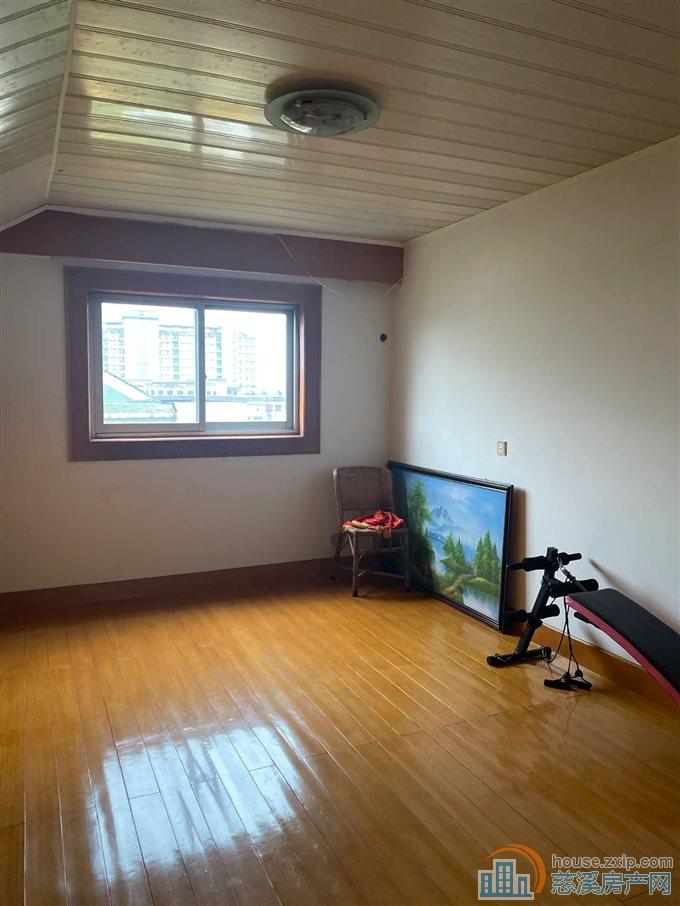 虞波花园141平118万保养好带阁楼