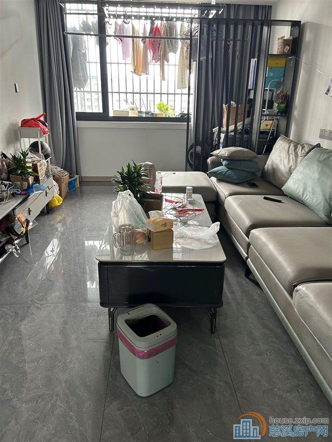 金山新村东区76平精装修85万直接