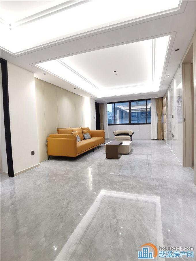 新城中心 3楼140+储藏室全新精装直接