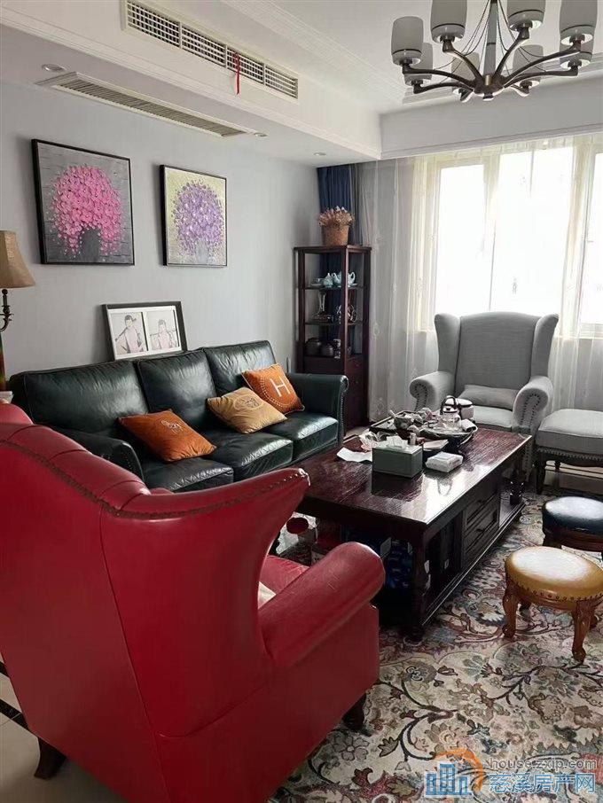 伊顿花苑137平精装中等楼层拎包入住