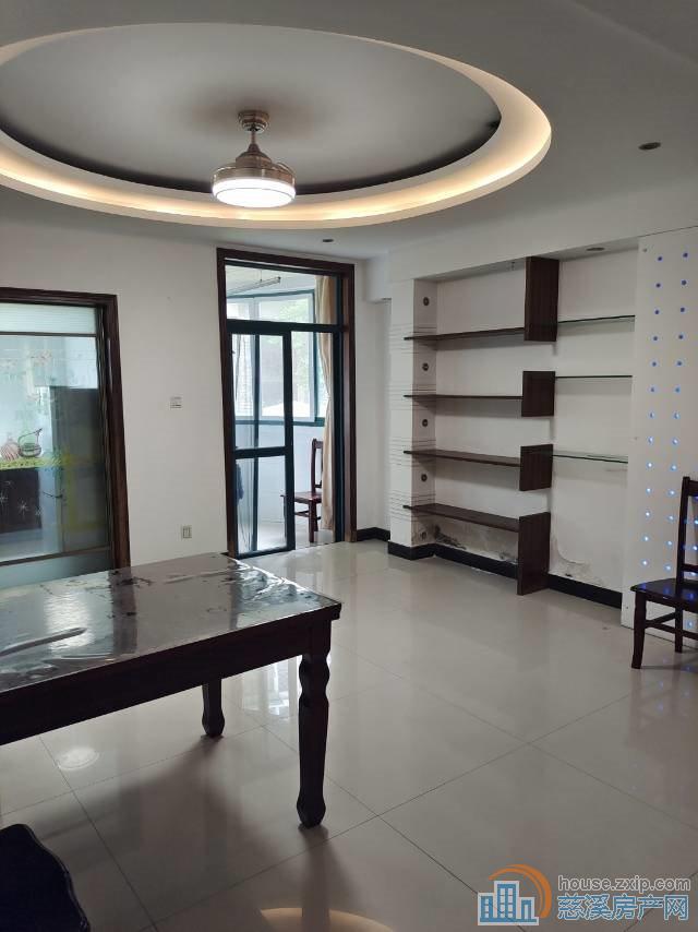 东方明珠洋房160平3室精装2800元直