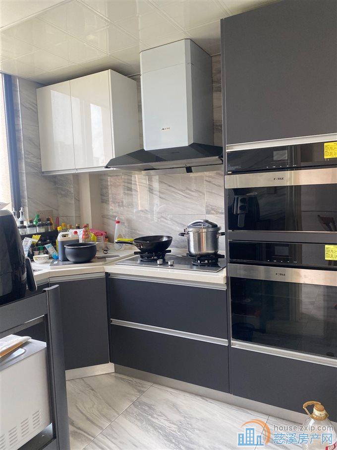 尚源佳苑180万带双车位140平精装修拎