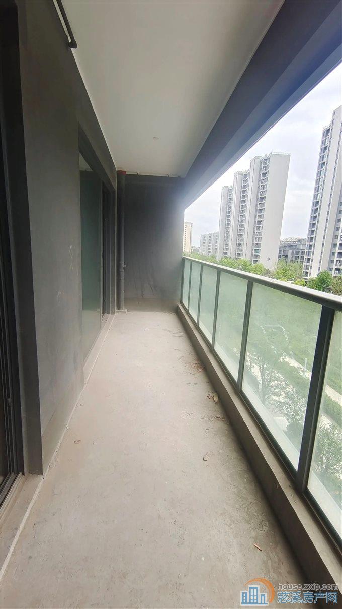 湖樾云著 毛坯129平方198万中庭位置