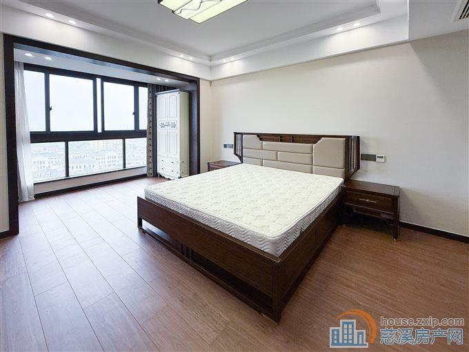 峙山庄园 全屋地暖 双车位 家具家电全送