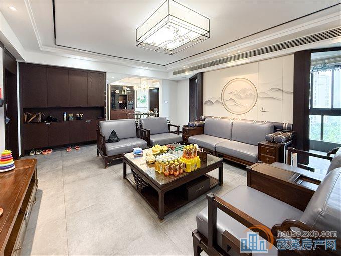 峙山庄园豪装172平+2个车位192万