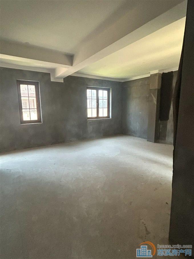 伊顿花苑 联排别墅 带前后花园