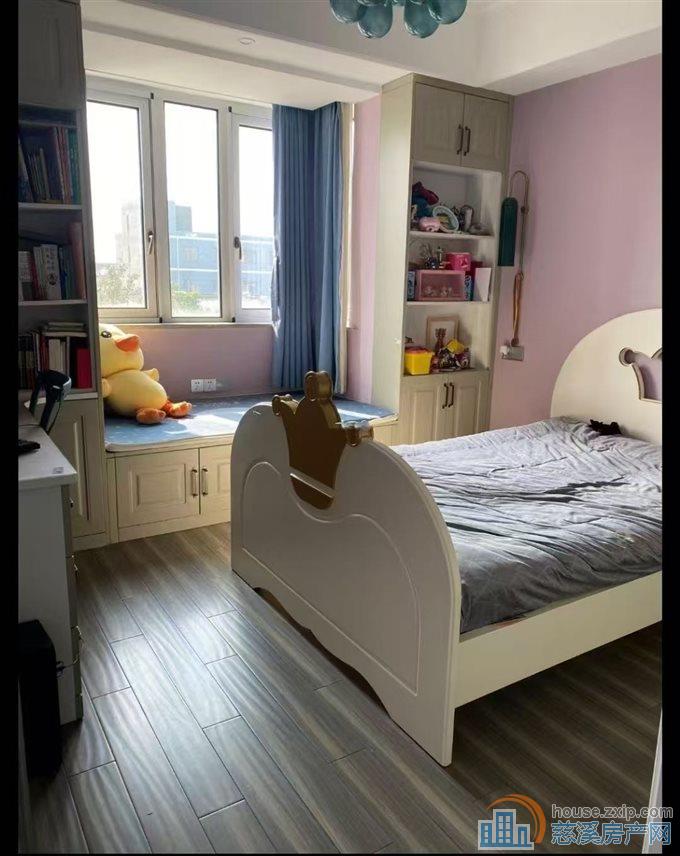 玲珑小区2楼100平120万豪装