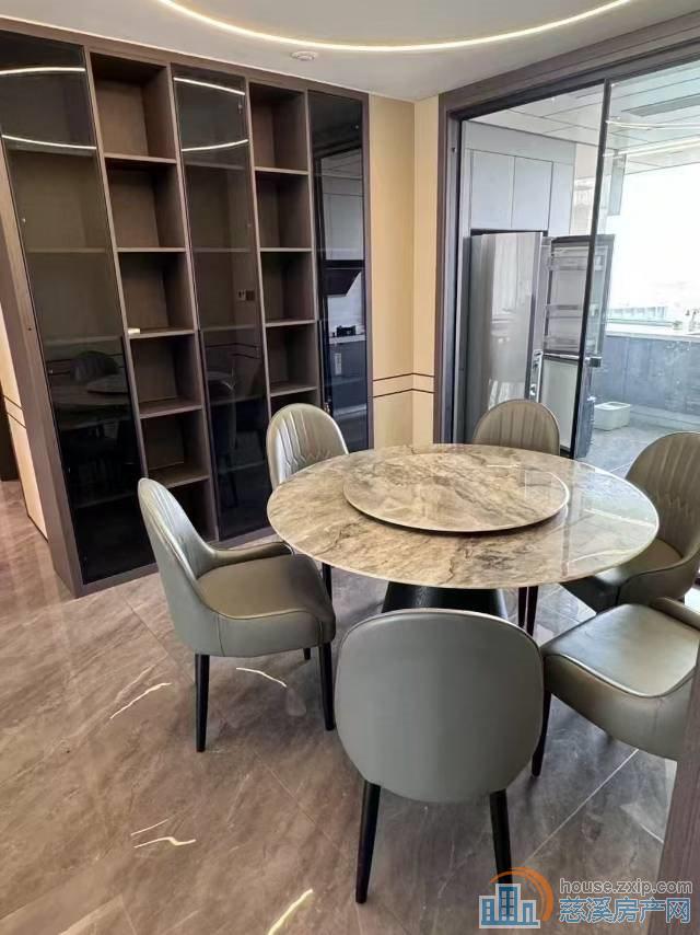 云顶194平530万2室2厅2卫，豪装