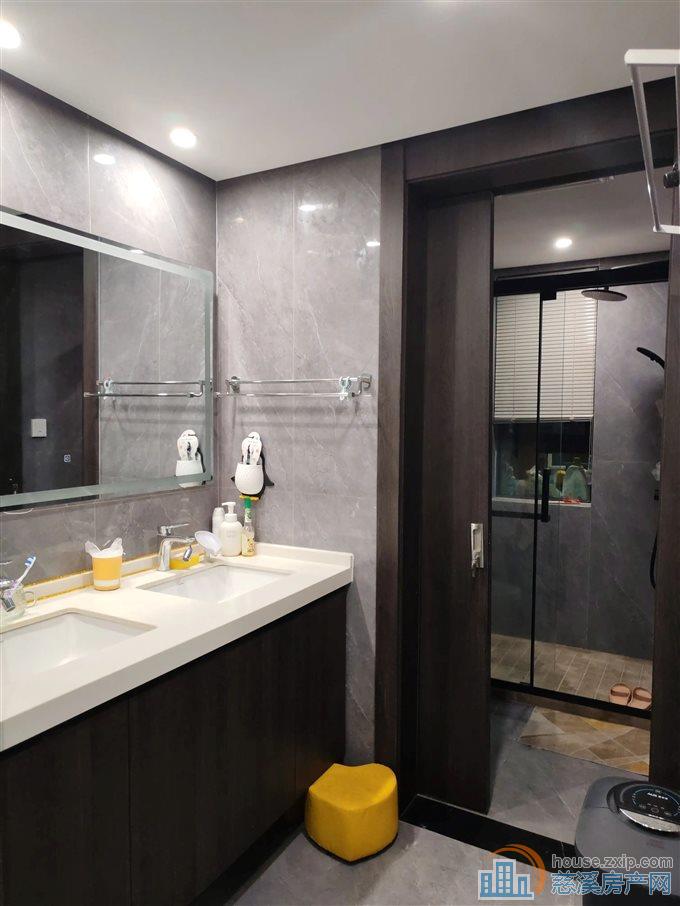 阅江府 精装洋房135平方258万低总价