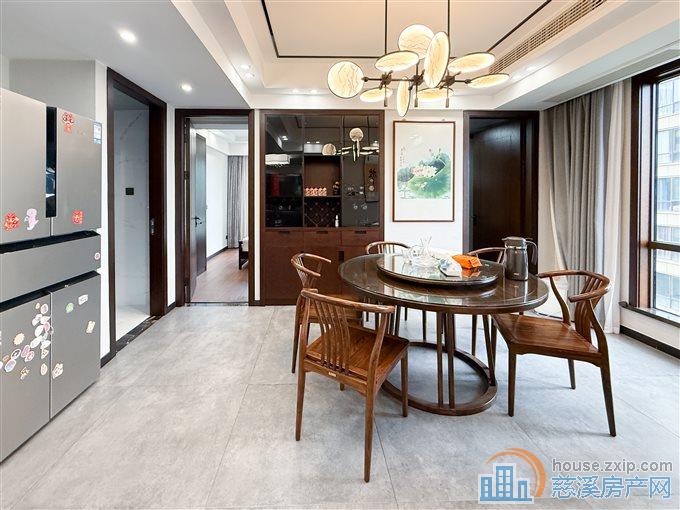 峙山庄园 全屋地暖 双车位 家具家电全送