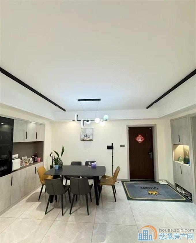 白金湾边套南北通新装拎包入住带车位