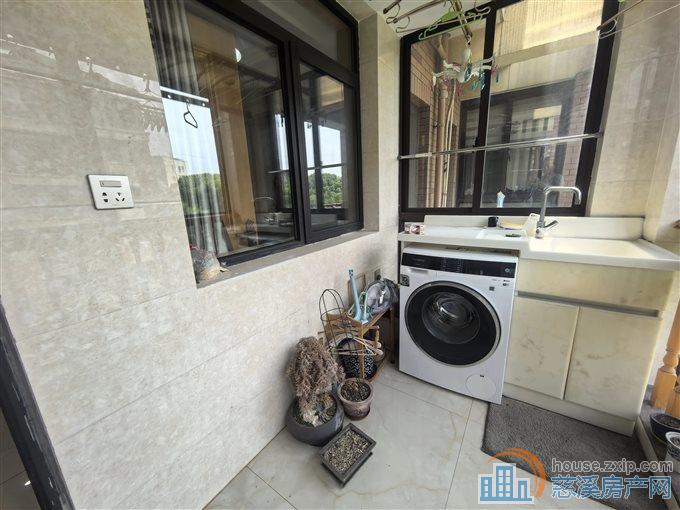 旦山雅筑 精装电梯洋房138平208万