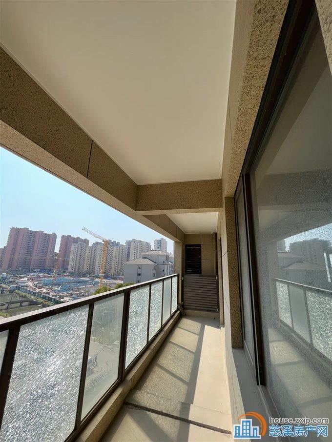 名都公寓139平精装+车库98万直接