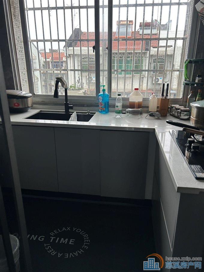 金山新村东区76平精装修85万直接