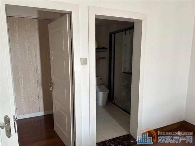 秀水华庭顶复约211平车位精装158万