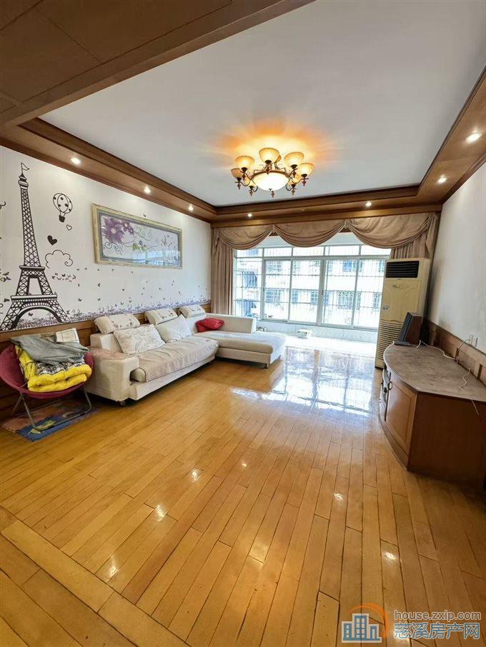 新城中心3楼126平方+自住装修106万