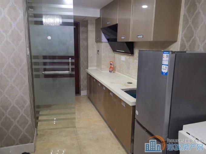 泰悦公寓精装1700月直接