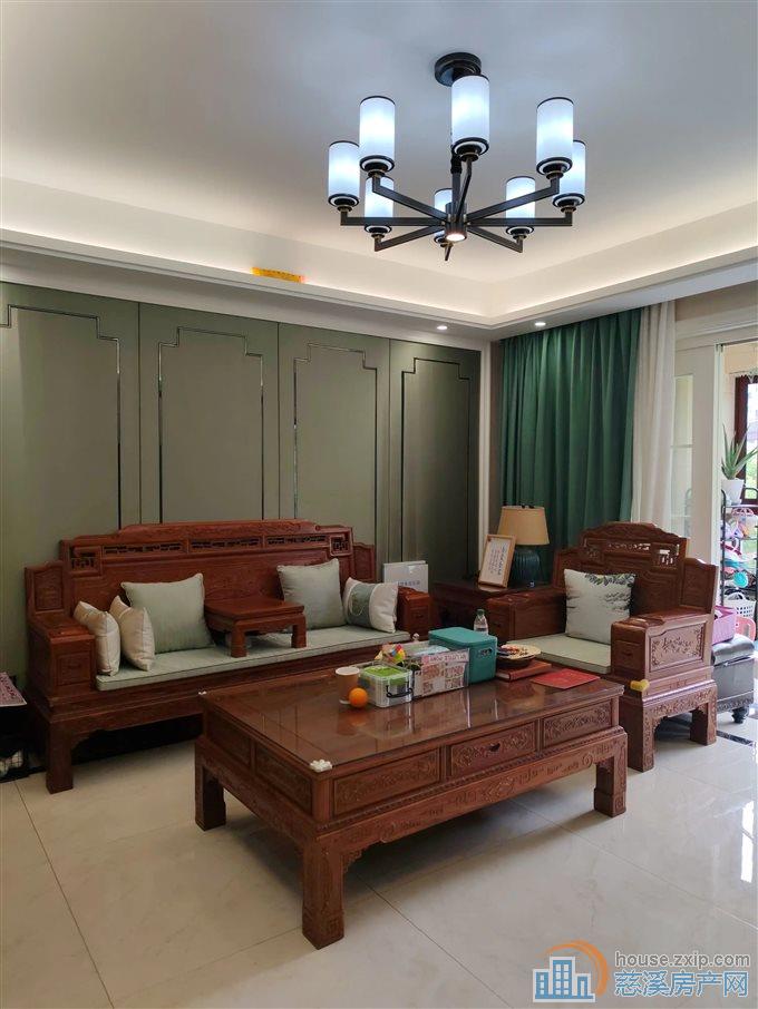 金仕华庭142平215.6万带车位