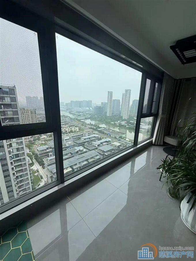 卓越湖樾云著129平265万精装满两年