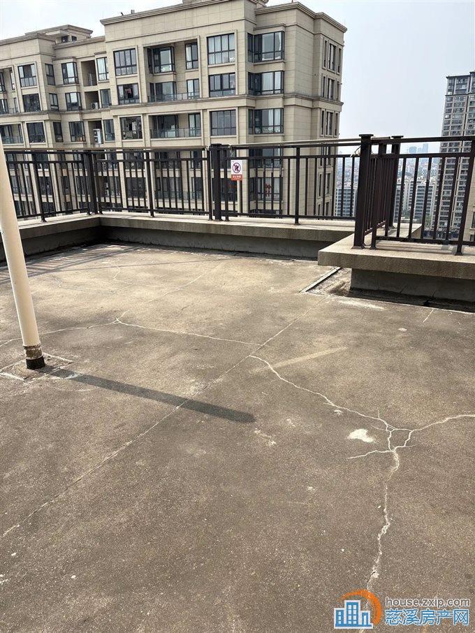 祥生祥园 顶复 带超级大露台 308万