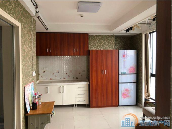 波斯曼精装修一室一厅套房直接房源钥匙在