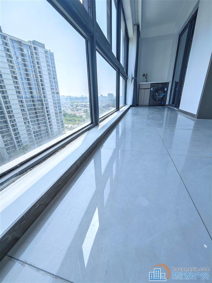 紫阙台3室2厅2卫全新精装修直接房源钥匙