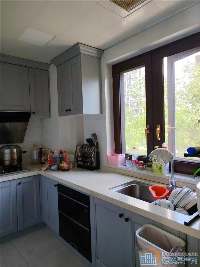 金仕华庭142平215.6万带车位