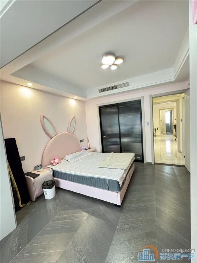 白金湾136平155万满五唯一带车位