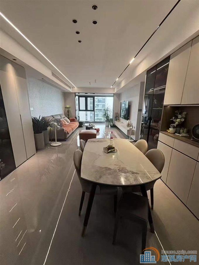 湖樾云著129平精装新239.8万