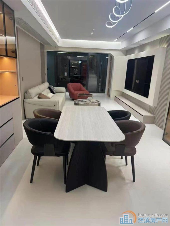 紫阙台119全新精装中央空调加地暖方太