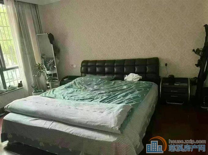 枫华富地90平电梯房精装车位二年152万