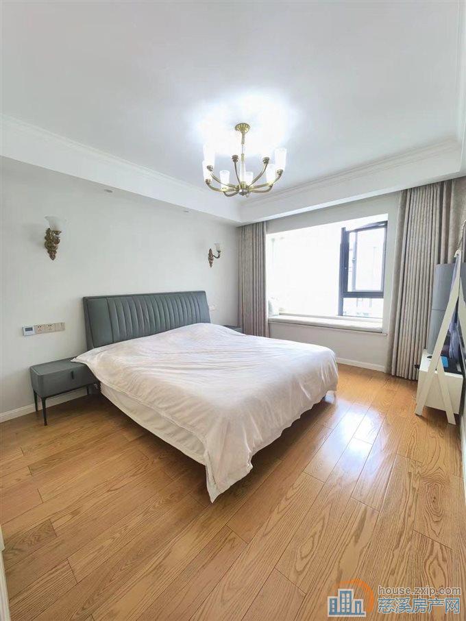 誉林府7楼95平精装修215万可读书