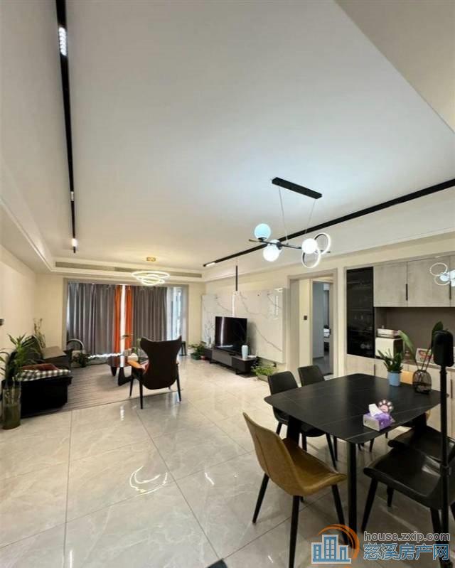 白金湾136.3平 拎包入住 新装修